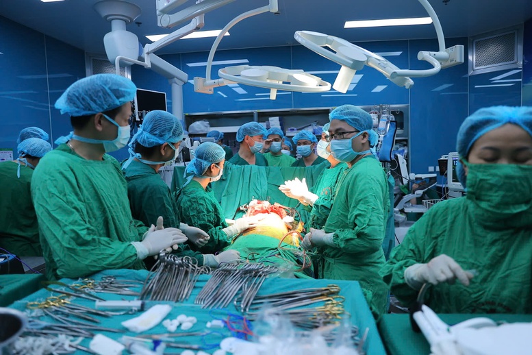 Ghép phổi: Dấu ấn khẳng định Việt Nam làm chủ kỹ thuật đỉnh cao của y học hiện đại- Ảnh 1. Ghép phổi: Dấu ấn khẳng định Việt Nam làm chủ kỹ thuật đỉnh cao của y học hiện đại- Ảnh 1.