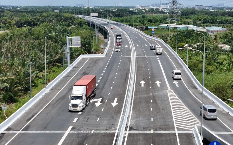 Bộ Xây dựng: Tăng tốc giải ngân, đẩy mạnh phân cấp phân quyền