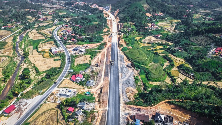 Lập Bộ chỉ huy Chiến dịch Đông Khê 85 ngày đêm hoàn thành 2 tuyến cao tốc- Ảnh 1. Lập Bộ chỉ huy Chiến dịch Đông Khê 85 ngày đêm hoàn thành 2 tuyến cao tốc- Ảnh 1.