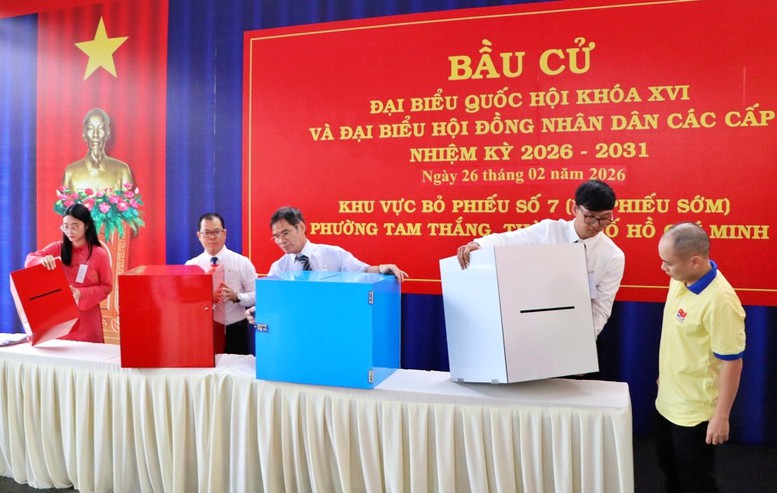 4 khu vực của TPHCM tiến hành bỏ phiếu bầu cử sớm- Ảnh 2.