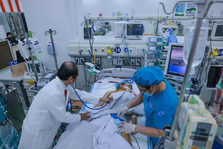 'Những thiên thần áo trắng' lặng thầm giành lại sự sống cho người bệnh- Ảnh 5.