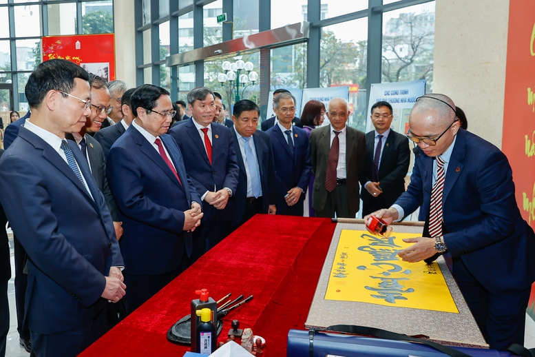 Phát biểu của Thủ tướng Phạm Minh Chính tại cuộc làm việc với Viện Hàn lâm Khoa học xã hội Việt Nam- Ảnh 4.