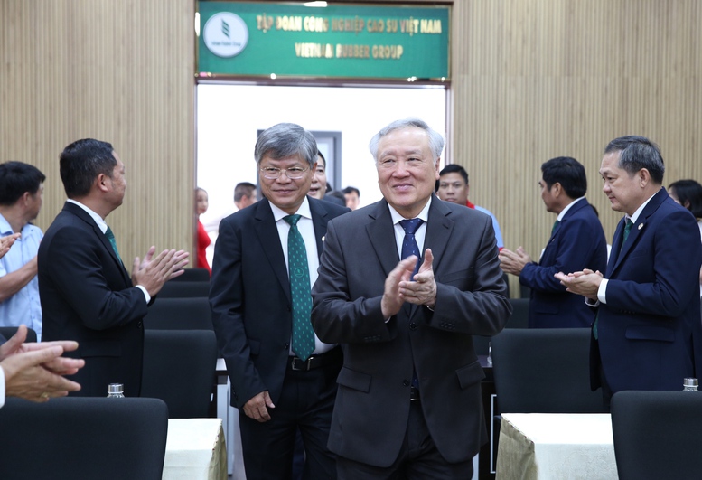 Tập đoàn Công nghiệp Cao su Việt Nam cần chủ động xây dựng các kịch bản sản xuất-kinh doanh phù hợp với diễn biến thị trường quốc tế- Ảnh 1. Tập đoàn Công nghiệp Cao su Việt Nam cần chủ động xây dựng các kịch bản sản xuất-kinh doanh phù hợp với diễn biến thị trường quốc tế- Ảnh 1.