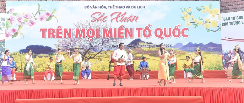 Phó Thủ tướng Mai Văn Chính dự Ngày hội 'Sắc xuân trên mọi miền Tổ quốc' năm 2026- Ảnh 4.