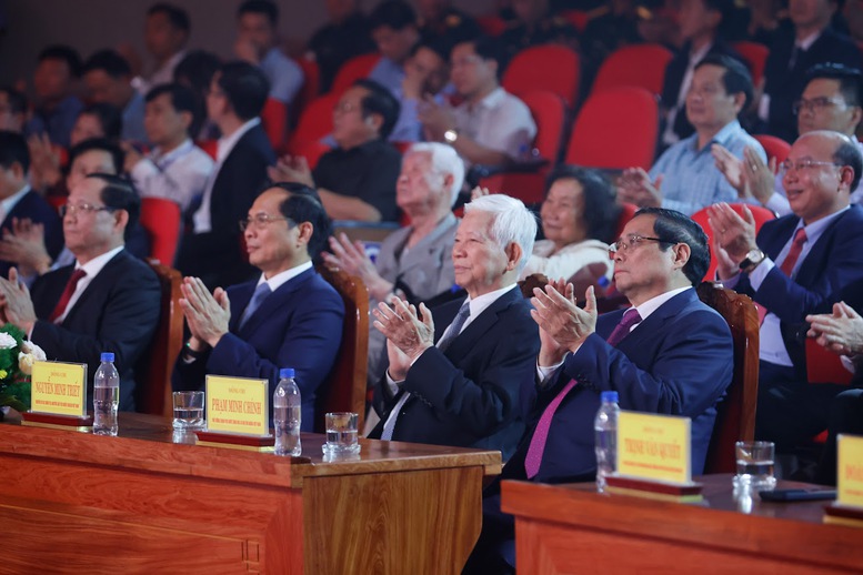 Chương trình nghệ thuật chính luận "Thủ tướng Phạm Văn Đồng - Trọn đời vì nước vì dân"- Ảnh 2.