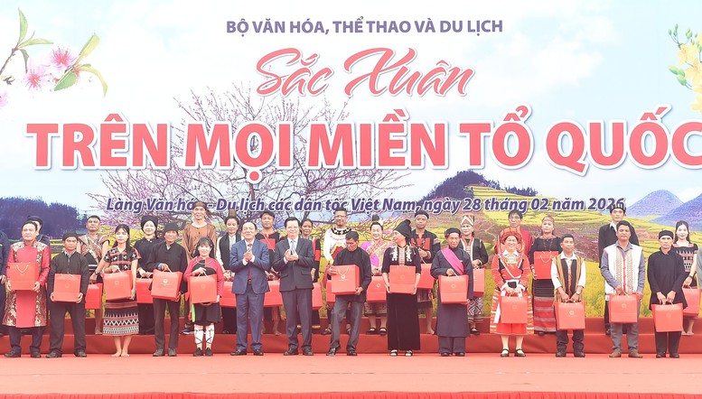 Phó Thủ tướng Mai Văn Chính dự Ngày hội 'Sắc xuân trên mọi miền Tổ quốc' năm 2026- Ảnh 3.