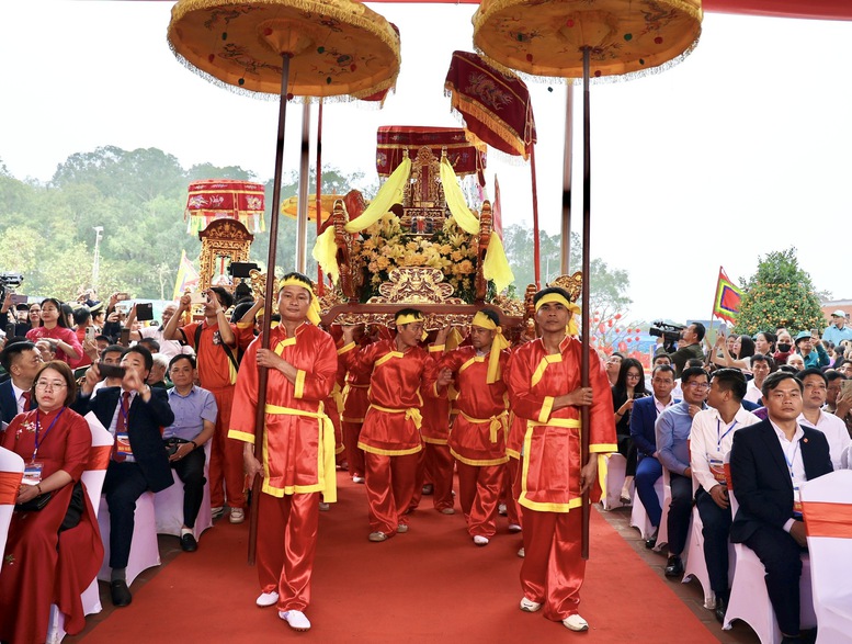 Phó Thủ tướng Nguyễn Chí Dũng dự khai mạc Lễ hội "Vạn Xuân khai Quốc"- Ảnh 5.