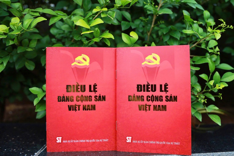 Điều lệ Đảng Cộng sản Việt Nam là văn kiện pháp lý cơ bản quyết định sức mạnh tổ chức của Đảng - Ảnh 1.