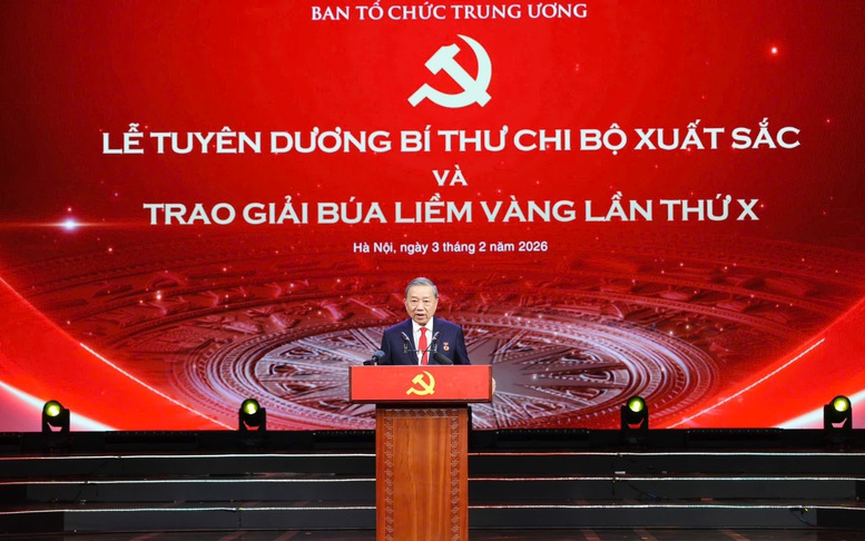 Tuyên dương Bí thư chi bộ xuất sắc và trao giải Búa liềm Vàng lần thứ X