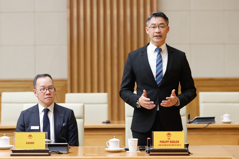 Thủ tướng Phạm Minh Chính làm việc với Đoàn doanh nghiệp Thuỵ Sĩ và châu Âu- Ảnh 5.