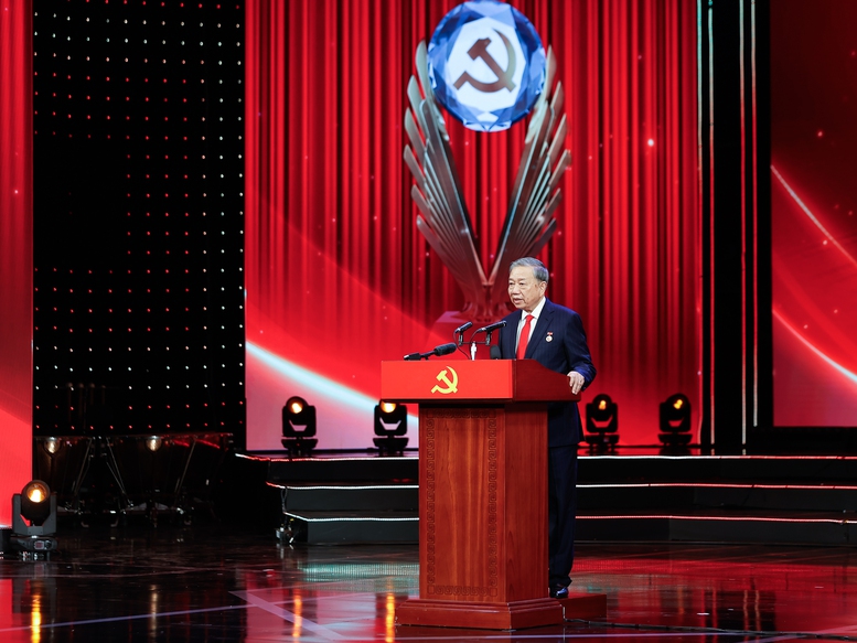 Công tác thông tin, tuyên tuyền phải là 'pháo lệnh', 'trống trận' cổ vũ toàn Đảng, toàn dân- Ảnh 2.