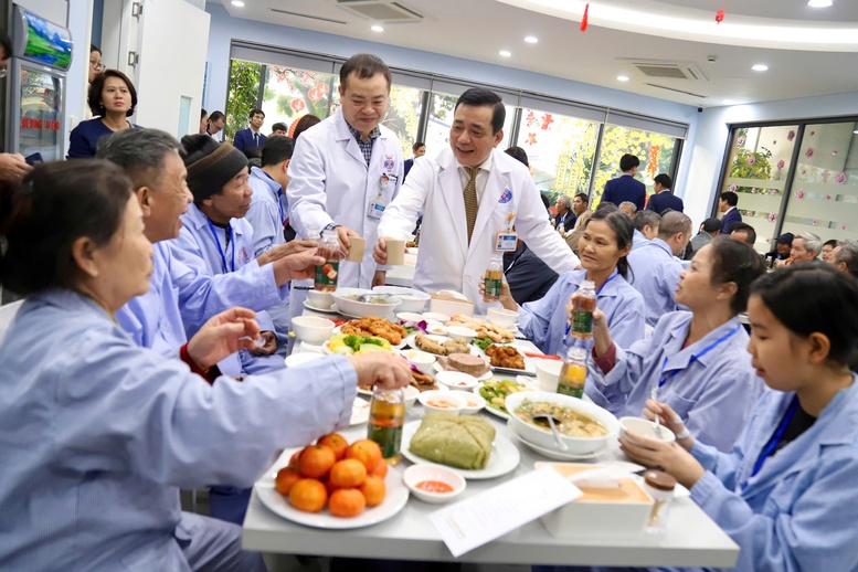 Nhiều chương trình hỗ trợ, sẻ chia với người bệnh dịp cận Tết- Ảnh 3.