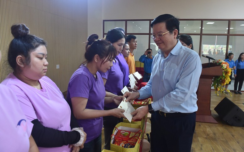 Phó Thủ tướng Mai Văn Chính thăm và tặng quà Tết tại tỉnh Tây Ninh