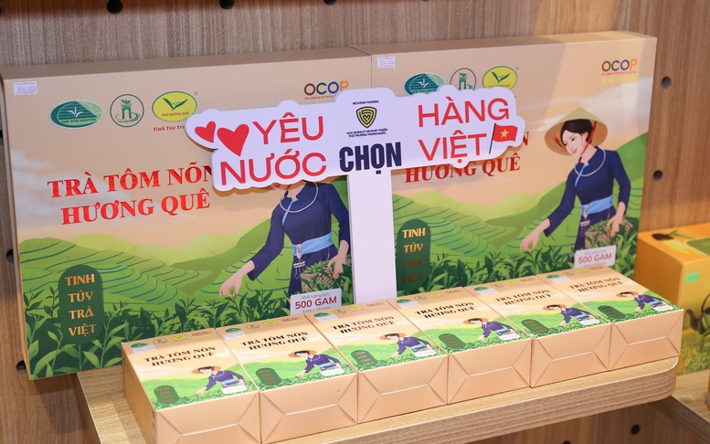 Sắm Tết chọn hàng Việt Nam trên livestream 'Sức sống hàng Việt'