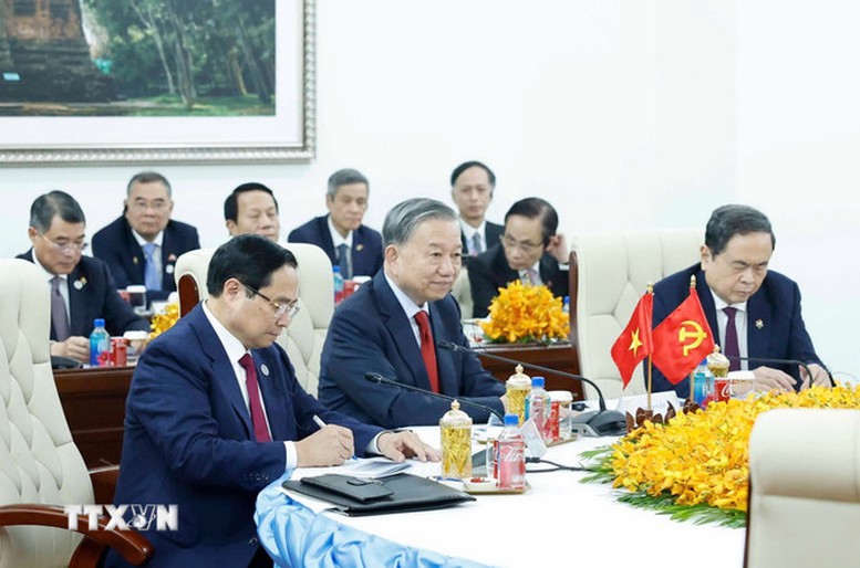 Tổng Bí thư Tô Lâm đồng chủ trì Cuộc gặp giữa Người đứng đầu ba Đảng Việt Nam - Campuchia - Lào- Ảnh 3.