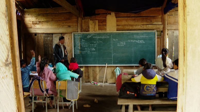 Gieo chữ lớp học ghép vùng cao những ngày cận Tết- Ảnh 3.