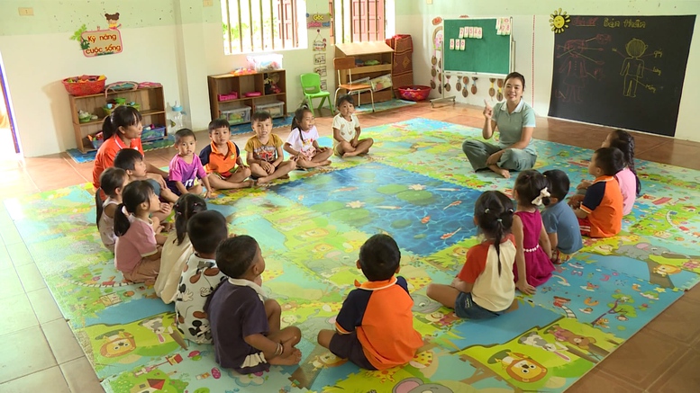 Gieo chữ lớp học ghép vùng cao những ngày cận Tết- Ảnh 1.