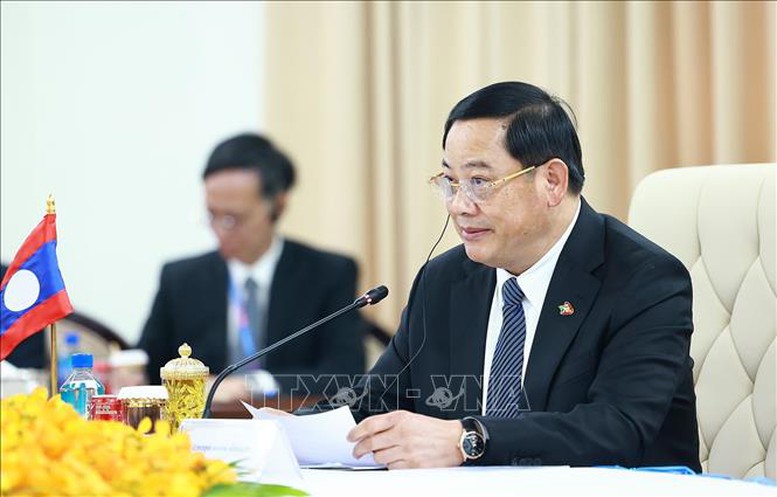 Thủ tướng ba nước Việt Nam - Campuchia - Lào họp triển khai kết quả cuộc gặp giữa người đứng đầu ba Đảng- Ảnh 4.