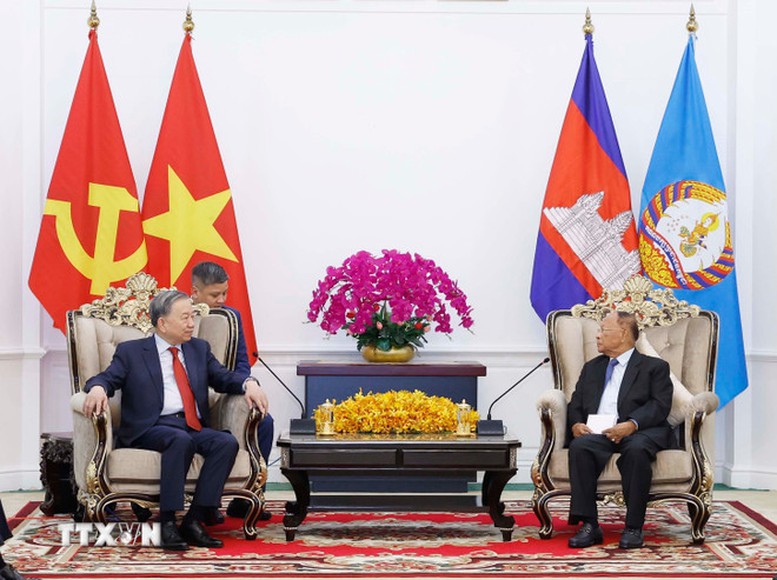 Tổng Bí thư Tô Lâm hội kiến Chủ tịch danh dự Đảng Nhân dân Campuchia Heng Samrin- Ảnh 2.