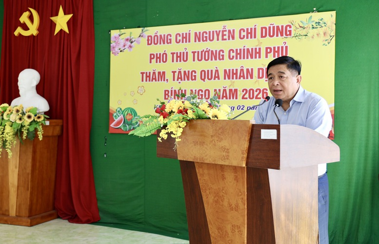 Phó Thủ tướng Nguyễn Chí Dũng thăm, tặng quà nhân dân tỉnh Khánh Hoà- Ảnh 1.