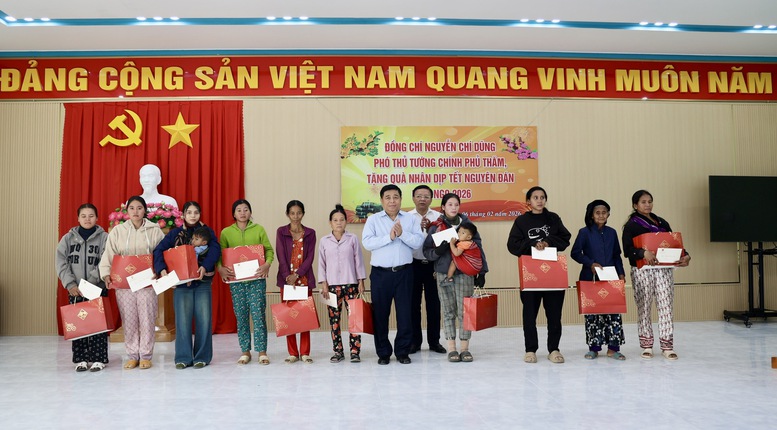 Phó Thủ tướng Nguyễn Chí Dũng thăm, tặng quà nhân dân tỉnh Khánh Hoà- Ảnh 7.