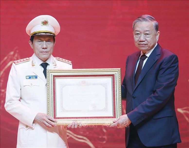 Tổng Bí thư Tô Lâm dự Lễ kỷ niệm 80 năm Ngày truyền thống lực lượng Tình báo CAND- Ảnh 3.