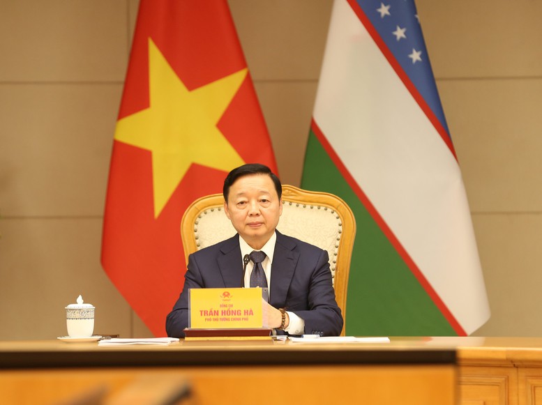 Phó Thủ tướng Trần Hồng Hà họp trực tuyến với Phó Thủ tướng Uzbekistan Jamshid Khodjaev- Ảnh 1.