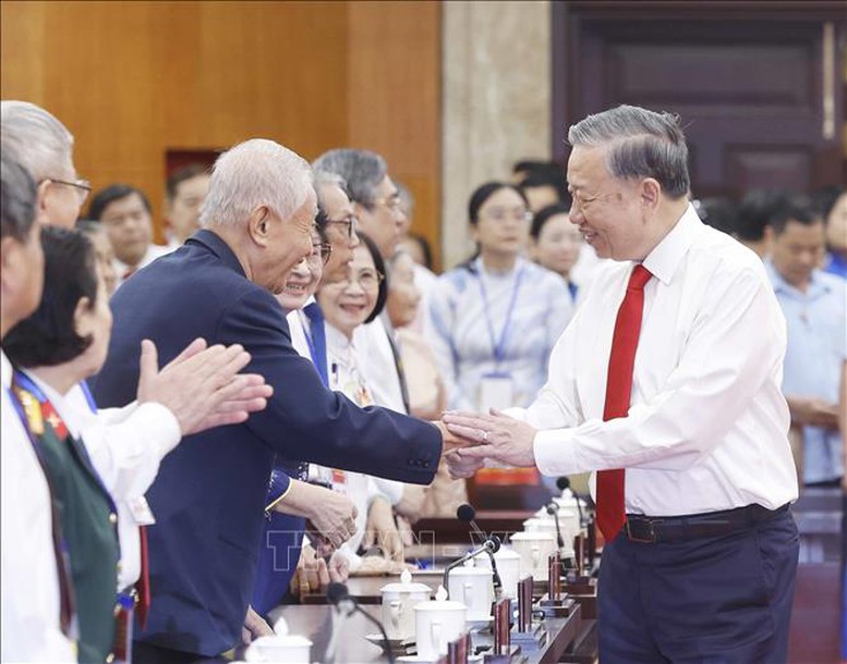 Tổng Bí thư: Thành phố Hồ Chí Minh cần tiếp tục vai trò dẫn dắt tăng trưởng, đổi mới và hội nhập- Ảnh 3.