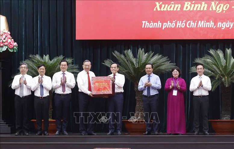 Tổng Bí thư: Thành phố Hồ Chí Minh cần tiếp tục vai trò dẫn dắt tăng trưởng, đổi mới và hội nhập- Ảnh 7.