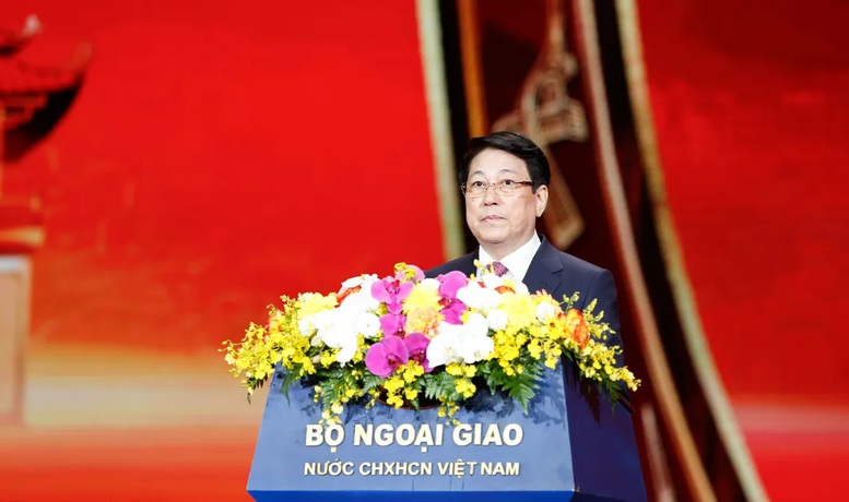 Chủ tịch nước chúc Tết kiều bào, đánh trống khai hội mừng Xuân- Ảnh 2.