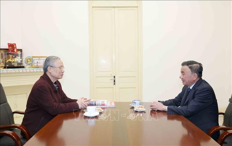 Thường trực Ban Bí thư Trần Cẩm Tú thăm, chúc Tết các đồng chí nguyên lãnh đạo Đảng, Nhà nước- Ảnh 4.