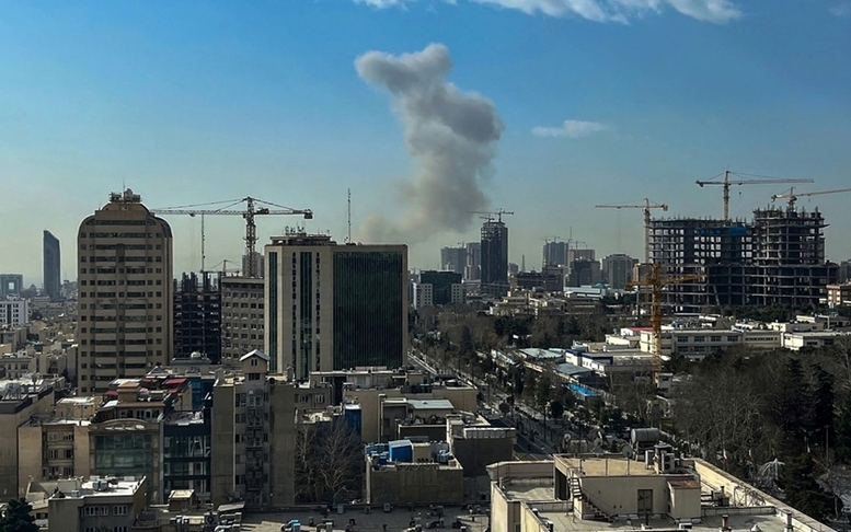 Xung đột leo thang tại Trung Đông: Không kích phủ đầu, Iran đáp trả quy mô lớn và phản ứng từ cộng đồng quốc tế