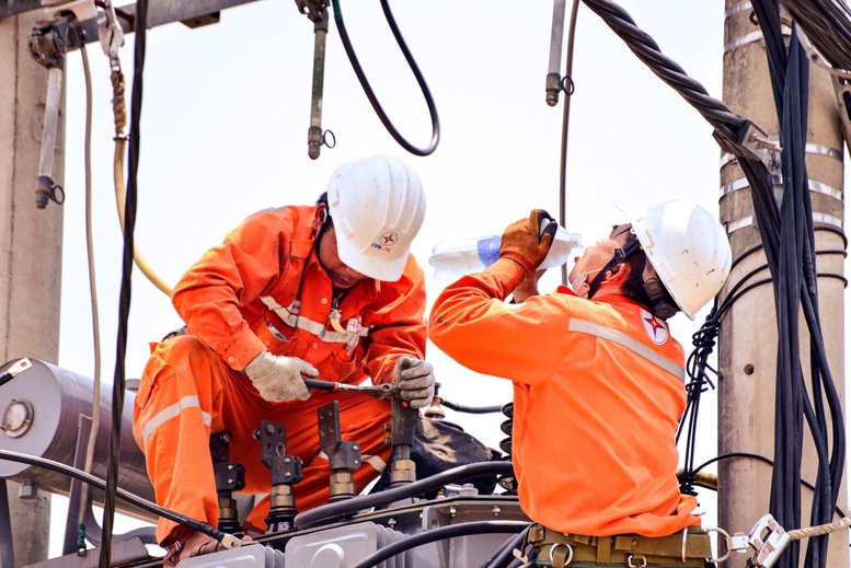 EVNCPC kích hoạt 8 nhóm giải pháp bảo đảm cung ứng điện mùa nắng nóng tại miền Trung – Tây Nguyên- Ảnh 1.