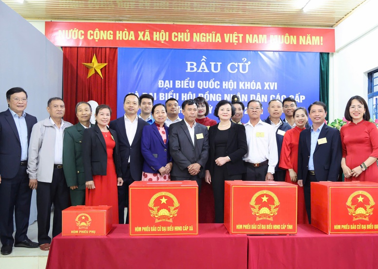 Phó Thủ tướng Phạm Thị Thanh Trà kiểm tra công tác chuẩn bị bầu cử tại Điện Biên- Ảnh 6.