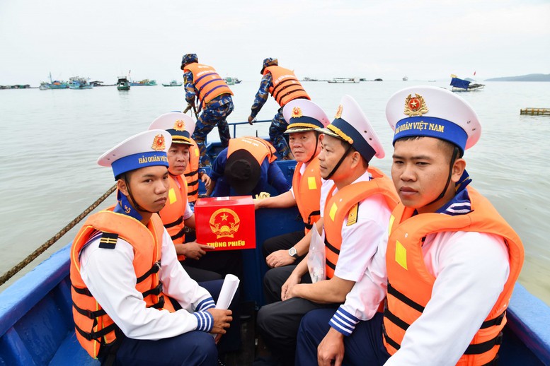 Lữ đoàn 127, Vùng 5 Hải quân tại Phú Quốc tổ chức bầu cử sớm- Ảnh 2.