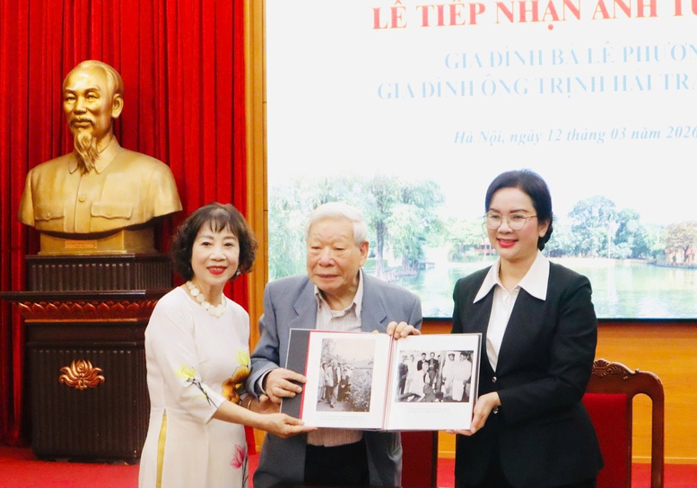 Khu Di tích Phủ Chủ tịch tiếp nhận tư liệu về Chủ tịch Hồ Chí Minh- Ảnh 2.