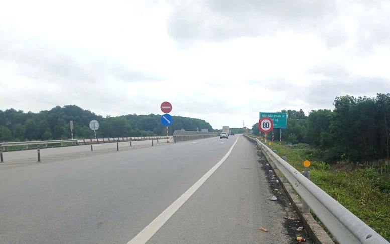 Điều chỉnh tốc độ, giảm ùn tắc cao tốc Cam Lộ-La Sơn