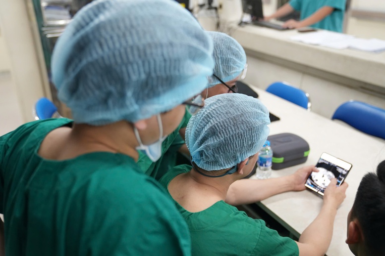 Cuộc điều phối tạng xuyên Việt ngay trong đêm, cứu sống 7 người - Ảnh 2.