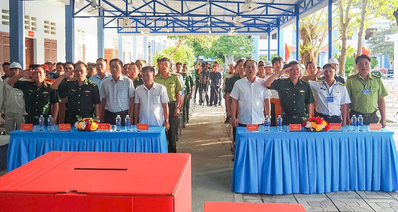 Cử tri đảo Hòn Khoai, Hòn Chuối hoàn thành bầu cử sớm với tỉ lệ 100%- Ảnh 1.