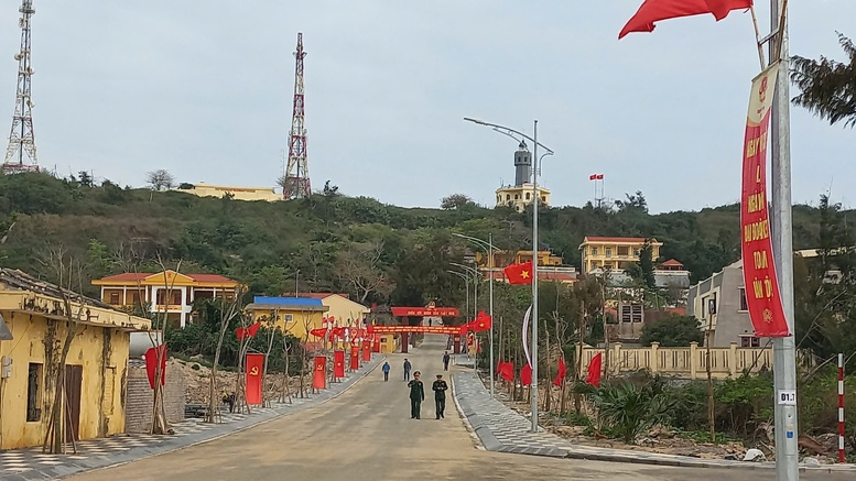 Cử tri đặc khu Bạch Long Vĩ (Hải Phòng) bầu cử sớm- Ảnh 9. Cử tri đặc khu Bạch Long Vĩ (Hải Phòng) bầu cử sớm- Ảnh 9.