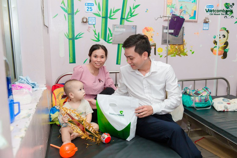 Những câu chuyện nhân ái giữa nhịp sống thành phố mang tên Bác- Ảnh 1.