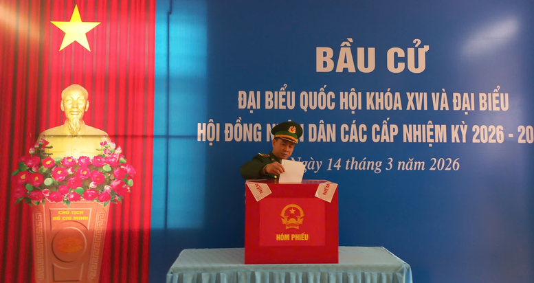 Cử tri đặc khu Bạch Long Vĩ (Hải Phòng) bầu cử sớm- Ảnh 7. Cử tri đặc khu Bạch Long Vĩ (Hải Phòng) bầu cử sớm- Ảnh 7.