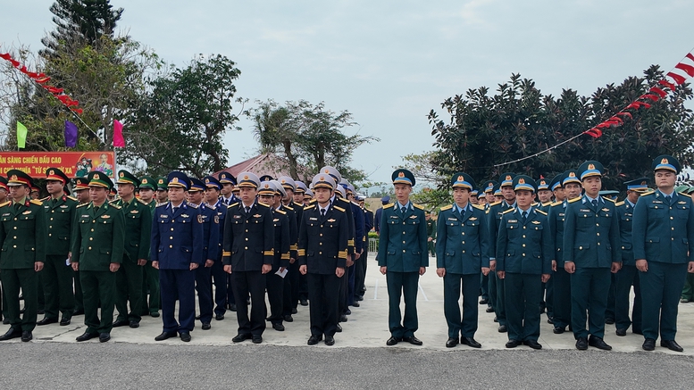 Cử tri đặc khu Bạch Long Vĩ (Hải Phòng) bầu cử sớm- Ảnh 1. Cử tri đặc khu Bạch Long Vĩ (Hải Phòng) bầu cử sớm- Ảnh 1.
