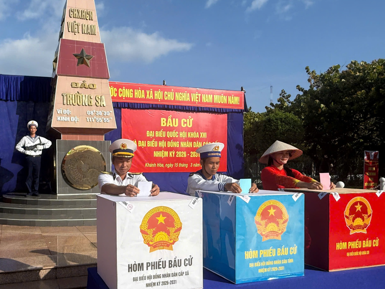 'Ngày hội non sông' ở đặc khu Trường Sa- Ảnh 3. 'Ngày hội non sông' ở đặc khu Trường Sa- Ảnh 3.