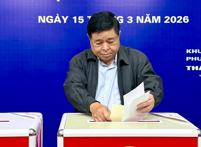 Các đồng chí lãnh đạo Đảng, Nhà nước hòa cùng 'Ngày hội non sông'- Ảnh 10.