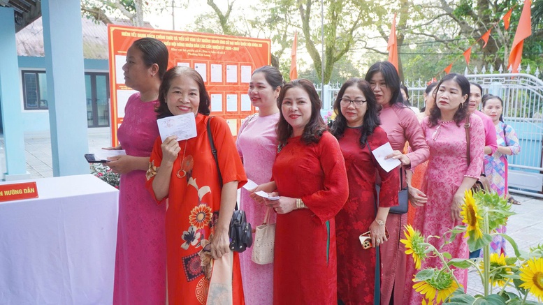 Chùm ảnh: Cử tri cả nước nô nức tham gia "Ngày hội non sông"- Ảnh 23.