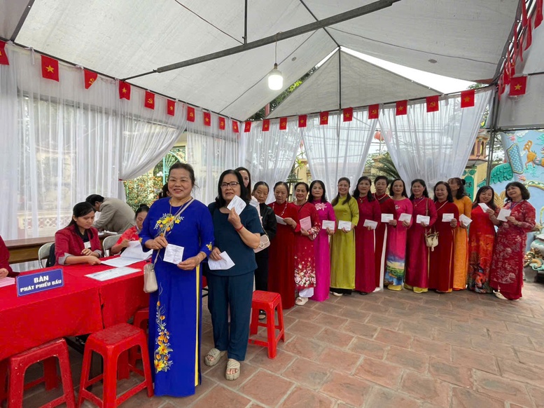 Chùm ảnh: Cử tri cả nước nô nức tham gia 