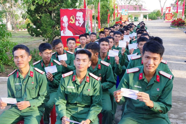 Chùm ảnh: Cử tri cả nước nô nức tham gia 