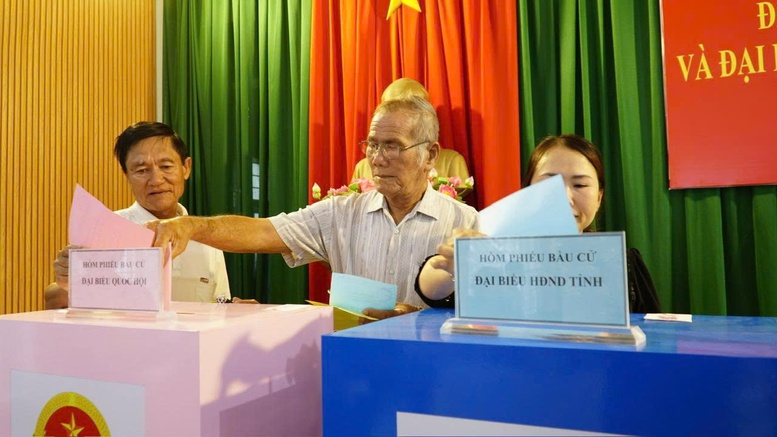 Chùm ảnh: Cử tri cả nước nô nức tham gia "Ngày hội non sông"- Ảnh 25.