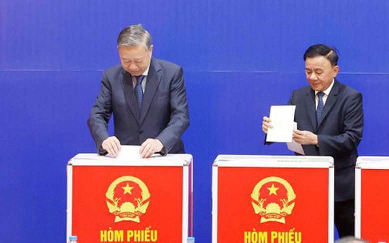 Các đồng chí lãnh đạo Đảng, Nhà nước hòa cùng 'Ngày hội non sông'